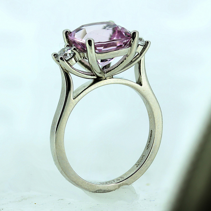 Jewelry Retouching Expert - High-End Jewelry Photo Editing